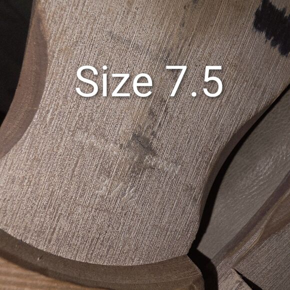 FREE PEOPLE ROYALE Sz 7.5 Brown Leather Bohemian Distressed Cut Out Ankle Boots - Picture 10 of 11